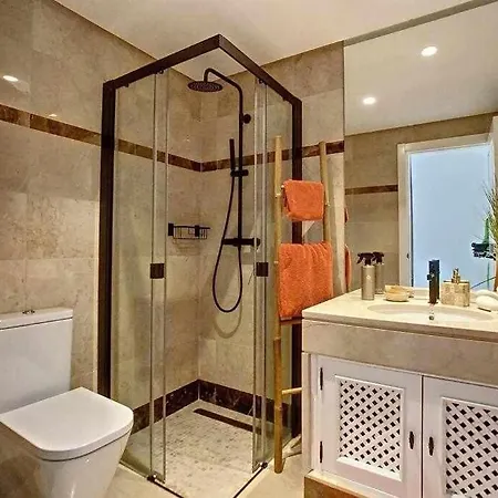 Apartment Luxury Penthouse Walking Distance To Puerto Banus *