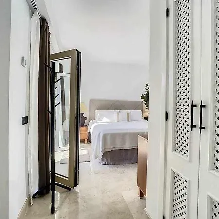 Apartment Luxury Penthouse Walking Distance To Puerto Banus Marbella