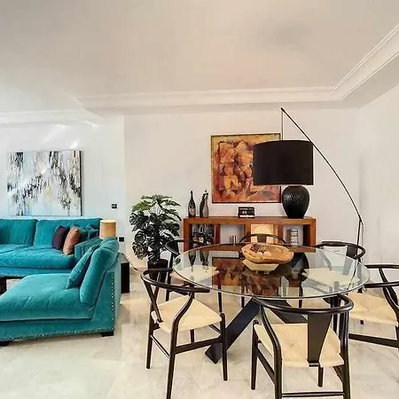 Luxury Penthouse Walking Distance To Puerto Banus *
