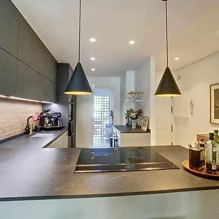 Luxury Penthouse Walking Distance To Puerto Banus Marbella