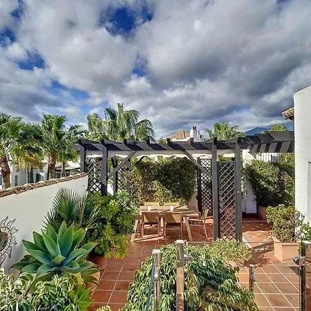 Apartment Luxury Penthouse Walking Distance To Puerto Banus