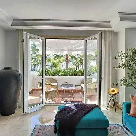 Apartment Luxury Penthouse Walking Distance To Puerto Banus *